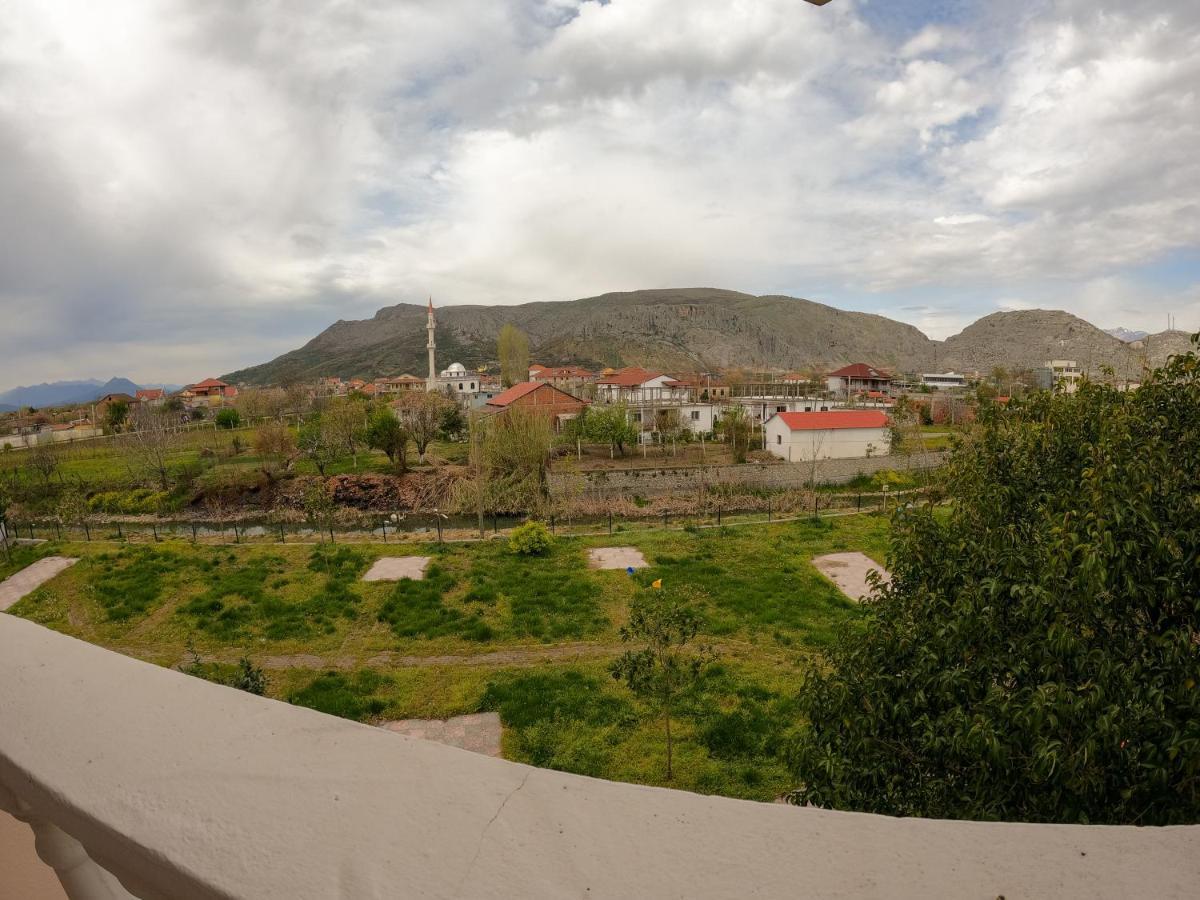 Hotel Hasmegaj Mahall' e Kryethuit Exterior photo