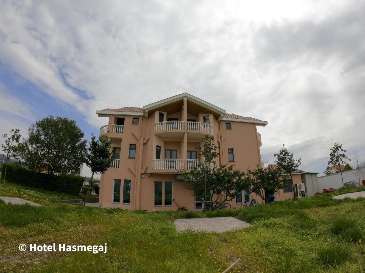 Hotel Hasmegaj Mahall' e Kryethuit Exterior photo